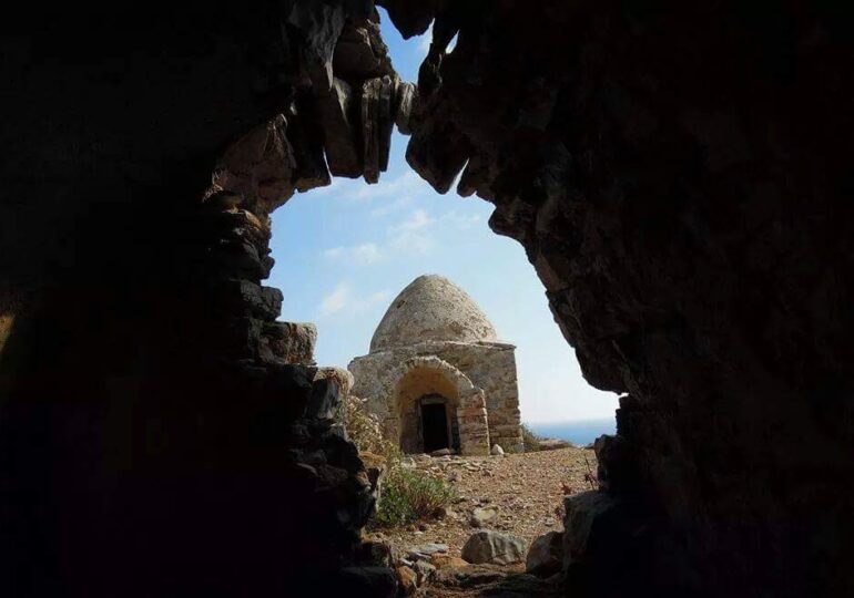 ΚΟΠΑΠ Καρπάθου: "Καθαρισμό και ανάδειξη του αρχαιολογικού χώρου του παλαιοχριστιανικού ναού «Αγίας Σοφίας» στα Παλάτια Σαρίας"