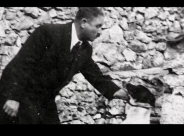 &Omicron; &Mu;&epsilon;&nu;&epsilon;&tau;&iota;&alpha;&tau;&eta;&sigmaf; &delta;ά&sigma;&kappa;&alpha;&lambda;&omicron;&sigmaf; &kappa;&iota; &omicron; &sigma;&kappa;ύ&lambda;&omicron;&sigmaf; &tau;&omicron;&upsilon;. &Eta; &sigma;&upsilon;&gamma;&kappa;&iota;&nu;&eta;&tau;&iota;&kappa;ή &iota;&sigma;&tau;&omicron;&rho;ί&alpha; &tau;&omicron;&upsilon; &Nu;&iota;&kappa;ό&lambda;&alpha;&omicron;&upsilon; &Chi;&alpha;&lambda;&kappa;&iota;ά