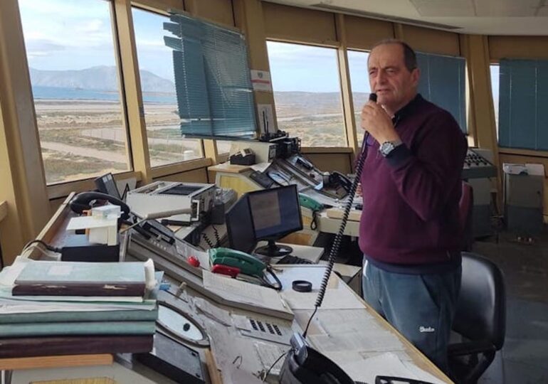 Κάρπαθος: Μετά από 38,5 χρόνια ευδόκιμης υπηρεσίας αποχαιρέτησε την ΥΠΑ ο Αερολιμενάρχης Μανώλης Παραγυιός