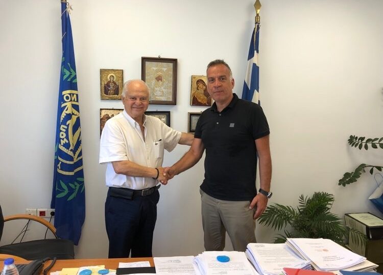 Ο Δήμαρχος Καρπάθου με τον Πρόεδρο Ελληνικής Εταιρείας Τοπικής Ανάπτυξης και Αυτοδιοίκησης (ΕΕΤΑΑ)