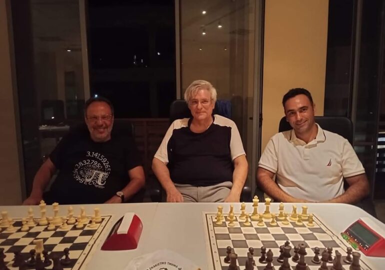 Στην Κάρπαθο ο μαθηματικός Κώστας Βαρβεράκης, βασικός πυλώνας του ΟΦΗ-έφορος σκακιστικού τμήματος