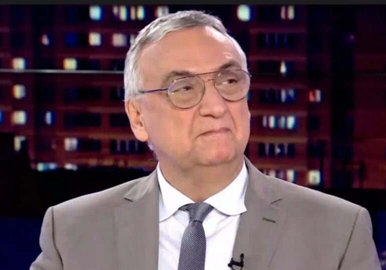 "Σχολικός Εκφοβισμός - Εθισμός παιδιών στο διαδίκτυο" Ο ψυχίατρος Δημήτρης Σούρας στην Κάρπαθο!