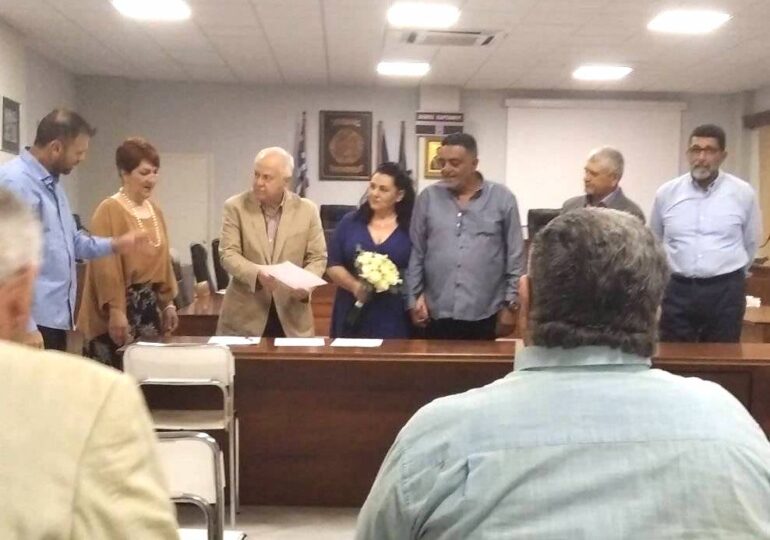 Κάρπαθος: Ο Δήμαρχος πάντρεψε τον δεινό μαντιναδόρο Γιάννη Λαγωνικό με την αγαπημένη του Ντανιέλα!
