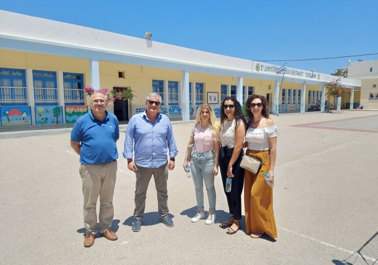 Ο υπ. Δήμαρχος Καρπάθου, Μιχ. Φελλουζής, επισκέφθηκε σχολικές μονάδες στα Πηγάδια, συνεργασία με Διευθυντές σχολείων και καταγραφή προβλημάτων
