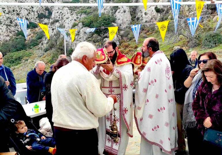 Παναγία Μενετών Καρπάθου: Στο ιστορικό και γραφικό παρεκκλήσι της ενορίας μας εορτάσαμε τον Άγιο Σπυρίδωνα