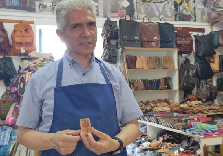 Γιάννης Πρεάρης ο τελευταίος στιβανοποιός της Καρπάθου