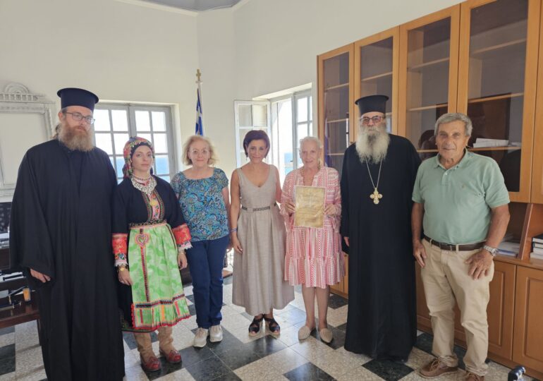 Τιμητικό δίπλωμα στις δισεγγονές του παπά-ΝΙΚΟΛΑ ΑΝΔΡ. ΑΝΔΡΟΥΛΛΑΚΗ που ΔΟΛΟΦΟΝΗΘΗΚΕ στη Σμύρνη το 1922