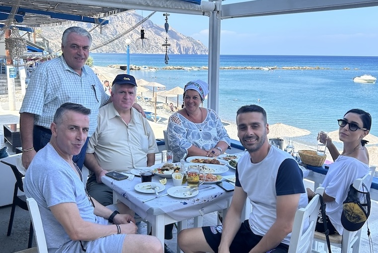 Η γνωστή Κωνσταντινοπολίτισσα γαστρονόμος  ΜΑΡΙΑ ΕΚΜΕΚΤΣΙΟΓΛΟΥ επισκέφθηκε την ΟΛΥΜΠΟ και το ΔΙΑΦΑΝΙ της ΚΑΡΠΑΘΟΥ (pics)