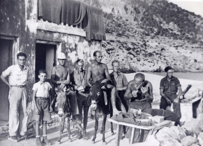 Μανώλης Κασσώτης: ΚΑΡΠΑΘΟΣ η Επανάσταση της 5ης Οκτωβρίου 1944 (Also in English)