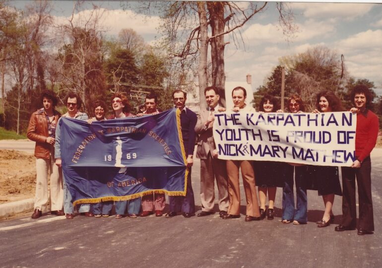 Μανώλης Κασσώτης: Καρπαθιακοί Σύλλογοι στην Αμερική  Καρπαθιακή Ένωση Νέων (also in English)