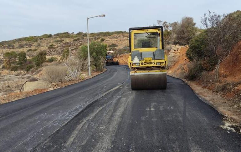 Ένα μικρό εργοτάξιο έχει γίνει την περίοδο αυτή η Η.Ν. Κάσος