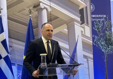 Γεραπετρίτης – «Δεν θα συζητήσουμε ποτέ θέματα κυριαρχίας της χώρας»