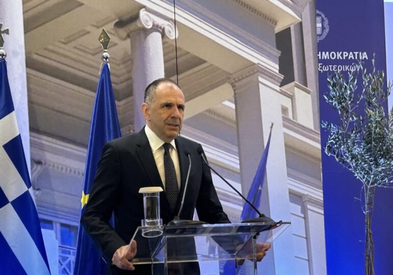 Γεραπετρίτης – «Δεν θα συζητήσουμε ποτέ θέματα κυριαρχίας της χώρας»