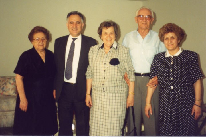 Μανώλης Κασσώτης: Δυο Γερμανοί αξιωματικοί στην Κάρπαθο στον Β.Π. Πολέμο (Also in English)