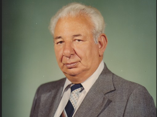 Μανώλης Κασσώτης: Προσωπογραφίες Καρπαθίων: Μηνάς Παπακώστας (Also in English)