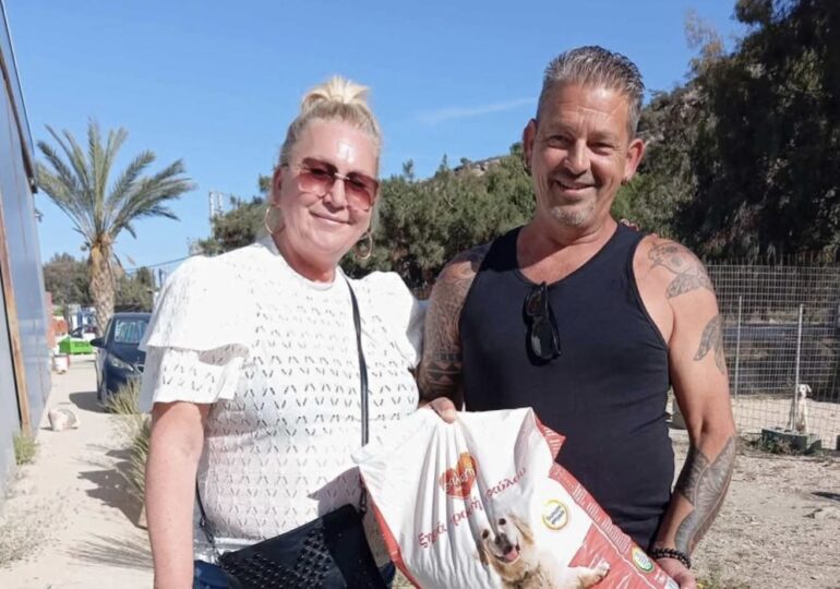 Φίλοι Ζώων Καρπάθου: Επισκέπτες από την Ολλανδία βοηθούν τα αδέσποτα της Καρπάθου! (Also in English)