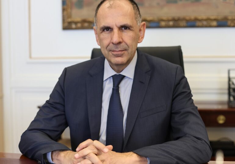 Ο Γιώργος Γεραπετρίτης, στο mononews.gr και τον δημοσιογράφο Νίκο Χασαπόπουλο (07.06.2025)