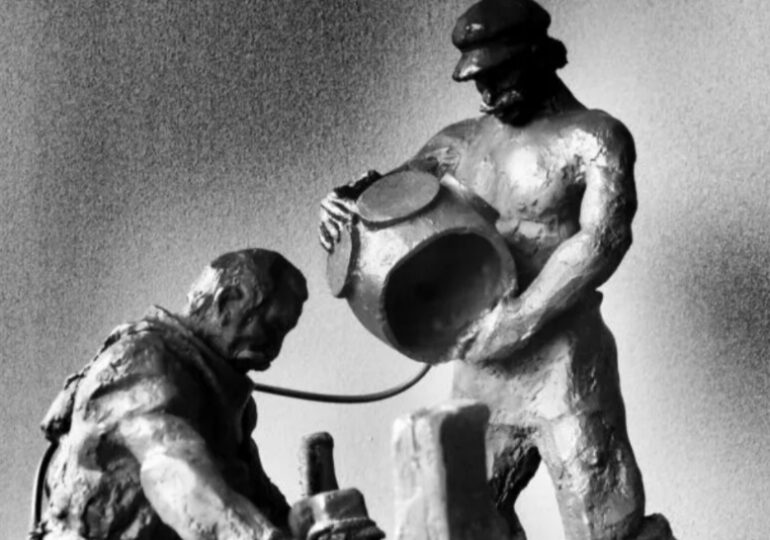 Η τραγωδία της Ντέρνα: Όταν τα Δωδεκάνησα ντύθηκαν στα μαύρα