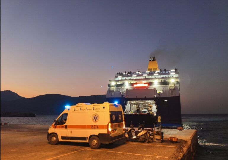 Συναγερμός στο λιμάνι της Καρπάθου: Επιβάτης πήδηξε στη θάλασσα από το πλοίο της γραμμής