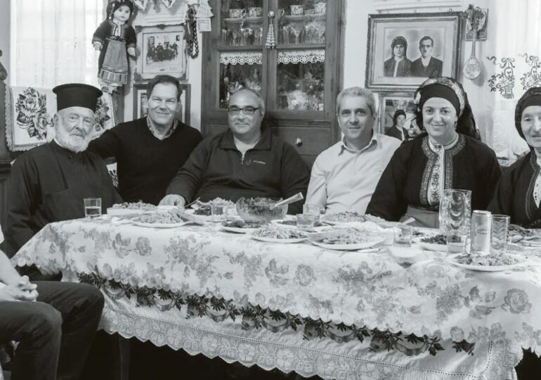 Πρωταγωνίστρια ακόμη μια φορά η ΟΛΥΜΠΟΣ ΚΑΡΠΑΘΟΥ! Στο λεύκωμα «Το ελληνικό χωριό μου», του Βόλφγκανγκ Μπερνάουερ