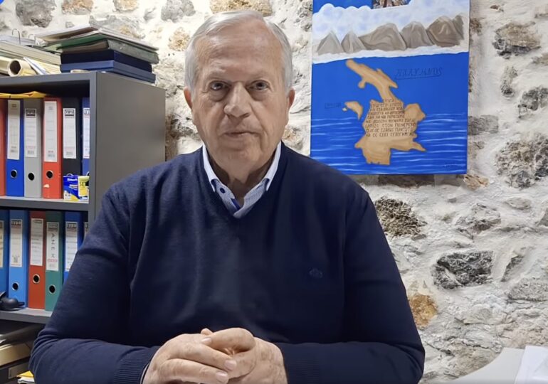 Το συγκινητικό μήνυμα του Επίτιμου Δημότη Καρπάθου, τ.Δήμαρχου Καλύμνου, Δημήτρης Διακομιχάλης, για τα 150 χρόνια του Σχολείου στο ΔΙΑΦΑΝΙ