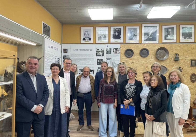 Με επιτυχία πραγματοποιήθηκαν τα εγκαίνια της προέκθεσης των μόνιμων συλλογών του Λαογραφικού Μουσείου και Αρχείου του Τμήματος Φιλολογίας του ΕΚΠΑ