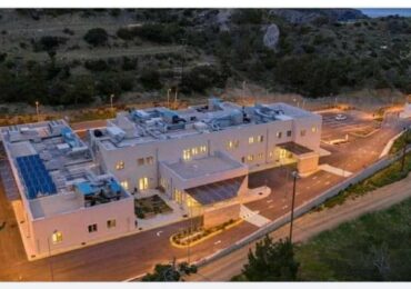 Σκύρος – Κάρπαθος: Ένα νησί που διεκδικεί και ένα νησί που περιμένει