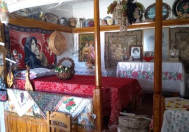 Μανώλης Κασσώτης: Ένα Καρπάθικο σπίτι στο Πίνι της Βωλάδας (Also in English)