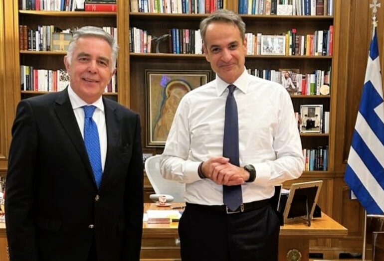 Με τον Πρωθυπουργό στο Μέγαρο Μαξίμου συναντήθηκε ο Βασίλης Α. Υψηλάντης