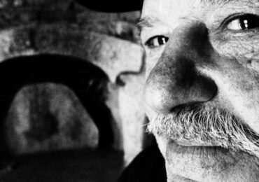 Ο αιώνιος έφηβος Αλέκος Καμαράτος όταν έπαιξε στη χολλυγουντιανή υπερπαραγωγή «Ο Λέων της Σπάρτης»