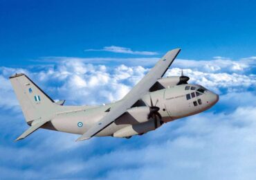 Αεροδιακομιδή δύο ασθενών με C-27 από την Κάρπαθο για Ηράκλειο