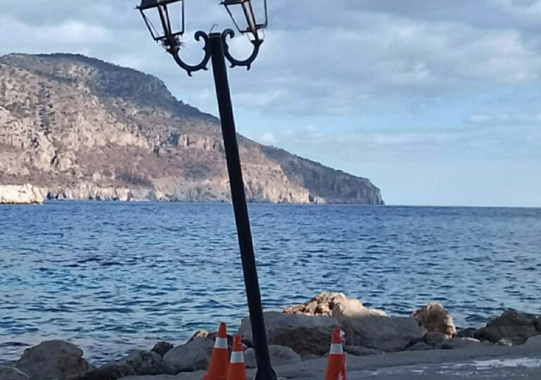 Καταγγελία της Καρπαθιακής Ένωσης για την αδιαφορία της Δημοτικής Αρχής και τις επικίνδυνες συνθήκες στον παραλιακό δρόμο