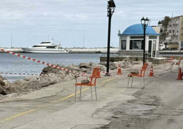 Ερωτήματα προκαλεί η περικύκλωση των κολωνών φωτισμού μετά το περιστατικό στα Πηγάδια