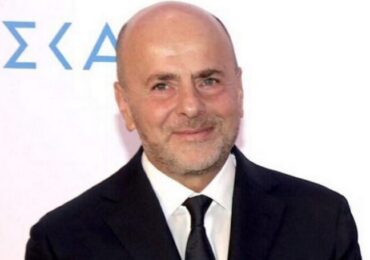 Ο ιδιοκτήτης του Παναθηναϊκού Γιάννης Αλαφούζος στήριξε με αθλητικό ρουχισμό τον Απόλλωνα Βωλάδος