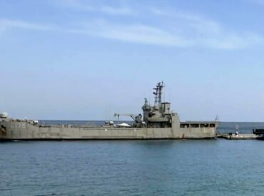 &laquo;&Omicron;&iota; Patriot &pi;&alpha;&rho;&alpha;&mu;έ&nu;&omicron;&upsilon;&nu; &sigma;&tau;&eta;&nu; &Kappa;ά&rho;&pi;&alpha;&theta;&omicron;. &Alpha;&nu; &phi;ύ&gamma;&omicron;&upsilon;&nu; &theta;&alpha; &tau;&omicron; &delta;&epsilon;ί&tau;&epsilon;&raquo;