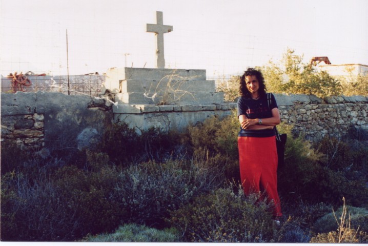 Μανώλης Κασσώτης: Δεν πήγαν στο μέτωπο – ο πόλεμος ήρθε και τους βρήκε στην Κάρπαθο (Also in English)