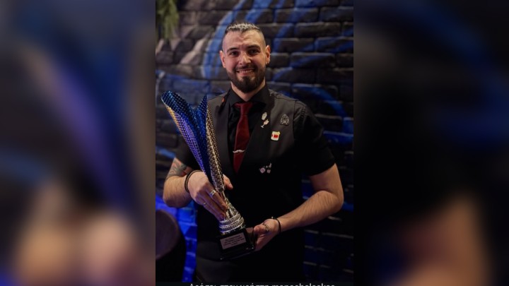 Ο συμπατριώτης μας bartender, Μανώλης Μπαλασκάς,  κατακτά την κορυφή στον Πανελλήνιο διαγωνισμό cocktail