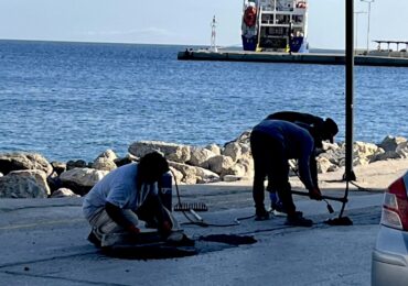 Καρπαθιακή Ένωση: «Παρεμβάσεις χωρίς εξηγήσεις στον παραλιακό: Σοβαρά ερωτήματα για νομιμότητα και ασφάλεια»