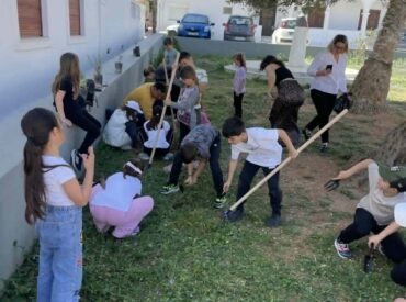&Eta; &pi;&lambda;&alpha;&tau;&epsilon;ί&alpha; &tau;&omicron;&upsilon; &Epsilon;&pi;&alpha;&rho;&chi;&epsilon;ί&omicron;&upsilon; &Kappa;&alpha;&rho;&pi;ά&theta;&omicron;&upsilon;-&Eta;&Nu; &Kappa;ά&sigma;&omicron;&upsilon; &gamma;έ&mu;&iota;&sigma;&epsilon; &pi;&alpha;&iota;&delta;&iota;ά!