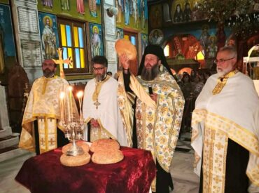 &Mu;&epsilon; &lambda;&alpha;&mu;&pi;&rho;ό&tau;&eta;&tau;&alpha; &eta; &Alpha;&pi;ό&delta;&omicron;&sigma;&eta; &tau;&eta;&sigmaf; &Epsilon;&omicron;&rho;&tau;ή&sigmaf; &tau;&omicron;&upsilon; &Pi;ά&sigma;&chi;&alpha; &sigma;&tau;&omicron;&nu; &Iota;&epsilon;&rho;ό &Nu;&alpha;ό &Epsilon;&upsilon;&alpha;&gamma;&gamma;&epsilon;&lambda;&iota;&sigma;&tau;&rho;ί&alpha;&sigmaf; &pi;ό&lambda;&epsilon;&omega;&sigmaf; &Kappa;&alpha;&rho;&pi;ά&theta;&omicron;&upsilon; (pics)