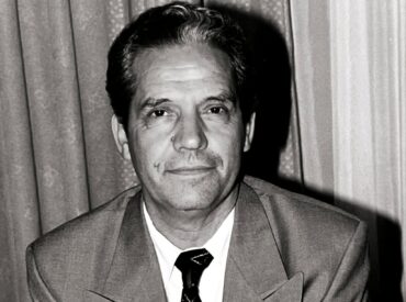 &Sigma;ί&gamma;&eta;&sigma;&epsilon; &mu;&iota;&alpha; &gamma;&nu;ώ&rho;&iota;&mu;&eta; &mu;&omicron;&rho;&phi;ή &tau;&omega;&nu; &Mu;&epsilon;&nu;&epsilon;&tau;ώ&nu; &ndash; &Epsilon;&kappa;&omicron;&iota;&mu;ή&theta;&eta; &omicron; &Phi;&rho;&alpha;&gamma;&kappa;ί&sigma;&kappa;&omicron;&sigmaf; &laquo;&Phi;&rho;ά&nu;&kappa;&iota;&raquo; &Delta;&iota;&alpha;&kappa;&omicron;&nu;ή&sigmaf;