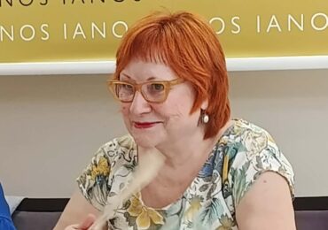 “Ο Παράδεισος δεν είναι μακριά”: Η Κάρπαθος πρωταγωνιστεί στο νέο μυθιστόρημα της Ελένης Βεζύρογλου!