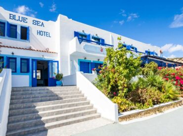 Blue Sea Hotel: Η μεγάλη οικογένεια της Αμμοωπής και ο Νικόλας που αγαπούν οι επισκέπτες από όλο τον κόσμο