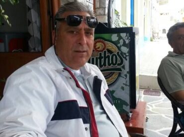 "Έ&phi;&upsilon;&gamma;&epsilon;" &omicron; &Nu;ί&kappa;&omicron;&sigmaf; &Pi;&rho;&omega;&tau;ό&pi;&alpha;&pi;&alpha;&sigmaf;: "Έ&nu;&alpha;&sigmaf; &phi;ί&lambda;&omicron;&sigmaf;, έ&nu;&alpha;&sigmaf; &sigma;&upsilon;&nu;ά&delta;&epsilon;&lambda;&phi;&omicron;&sigmaf;, έ&nu;&alpha;&sigmaf; &kappa;&alpha;&lambda;ό&sigmaf; ά&nu;&theta;&rho;&omega;&pi;&omicron;&sigmaf; &pi;&omicron;&upsilon; "έ&phi;&upsilon;&gamma;&epsilon;" &sigma;&tau;&omicron; &phi;&omega;&sigmaf;"