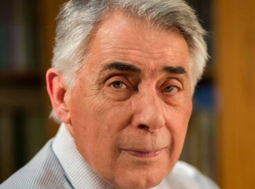 Το νέο βιβλίο του συμπατριώτη μας Θεοδόση Πελεγρίνη με τίτλο “Το Φιλοσοφικό Θέατρο” παρουσιάζεται στη Λάρισα