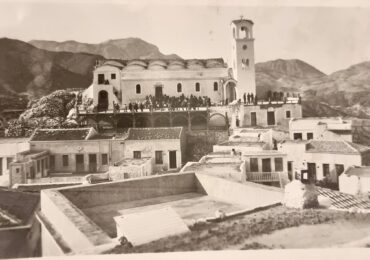 Un giorno alla volta – Diario di prigionia (1943-1945): Μνήμη, πόλεμος και οι σκιές των Μενετών Καρπάθου