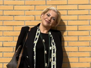 “Τα σάβανα δεν έχουν τσέπες ούτε χωράφια”: Η αιχμηρή τοποθέτηση της Φωτεινής Σεβδαλή για τον περιφερειακό Μενετων
