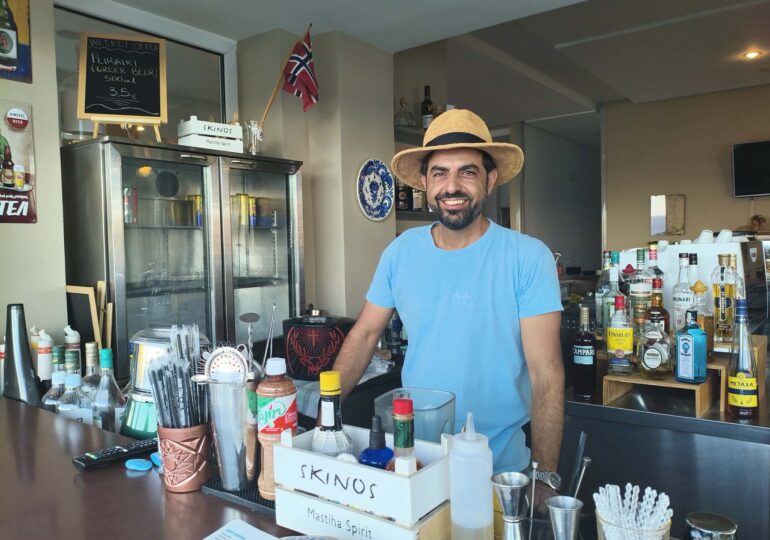 Η βέρα βρέθηκε! Ο Μανώλης Μαγριπλής εντόπισε το χαμένο δαχτυλίδι στα Καστέλια και το επέστρεψε στον Γερμανό τουρίστα