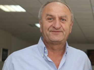 &Nu;έ&omicron;&sigmaf; &Gamma;&rho;&alpha;&mu;&mu;&alpha;&tau;έ&alpha;&sigmaf; &tau;&omicron;&upsilon; &Delta;&eta;&mu;&omicron;&tau;&iota;&kappa;&omicron;ύ &Sigma;&upsilon;&mu;&beta;&omicron;&upsilon;&lambda;ί&omicron;&upsilon; &Kappa;&alpha;&rho;&pi;ά&theta;&omicron;&upsilon; &omicron; &Nu;&iota;&kappa;ό&lambda;&alpha;&omicron;&sigmaf; &Alpha;&nu;&delta;&rho;έ&omicron;&upsilon;