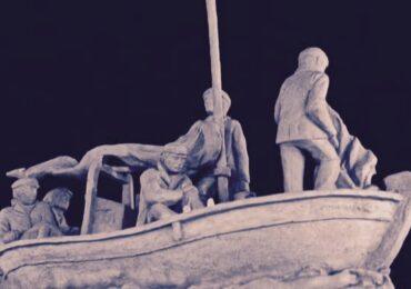 ΙΜΜΑΚΟΛΑΤΑ: 300 ΜΙΛΙΑ ΕΛΕΥΘΕΡΙΑΣ Ο άθλος μιας μικρής καρπάθικης βάρκας δίπλα στα μεγάλα θαλασσινά εγχειρήματα της Ιστορίας